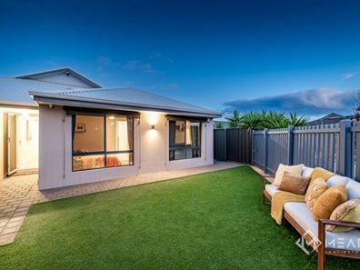 2 Bentham Turn, Banksia Grove WA 6031