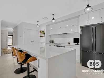 32 Dichiera Bend, Dalyellup WA 6230