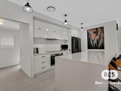32 Dichiera Bend, Dalyellup WA 6230