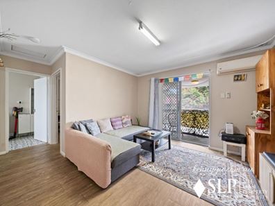 28A/305 Harborne Street, Glendalough WA 6016