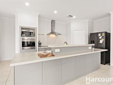 14 Tectona Way, Halls Head WA 6210