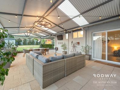 94 Clifton St, Kelmscott WA 6111