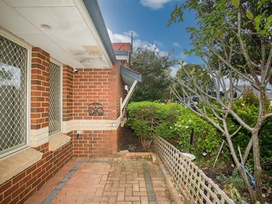 1/17 Bert Street, Gosnells WA 6110