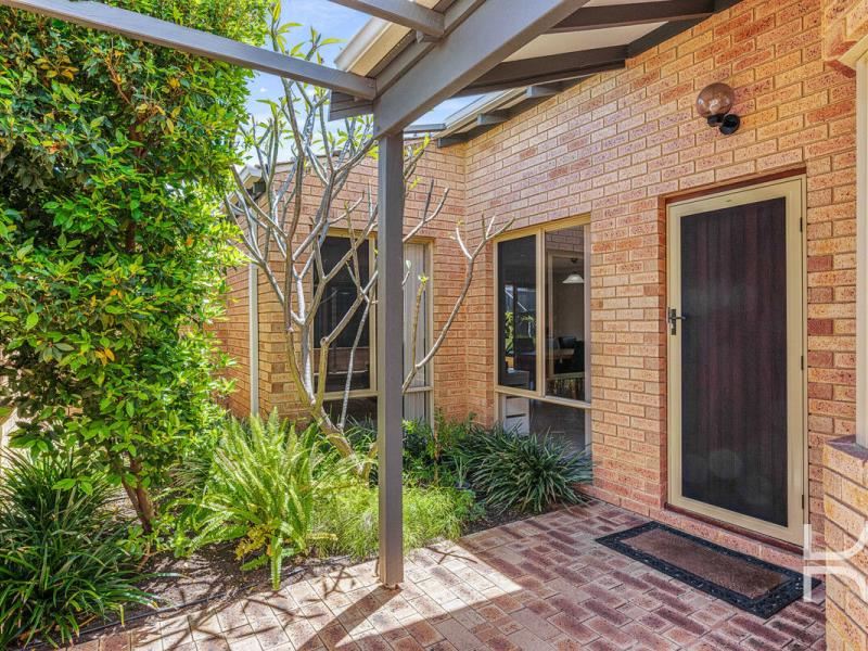 4/39 Westbury Crescent, Bicton WA 6157