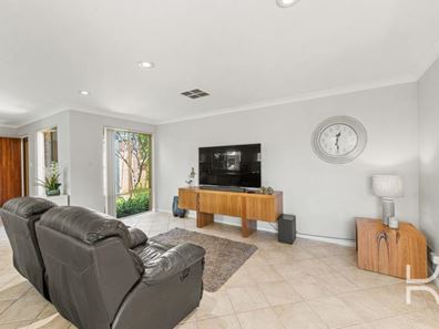 4/39 Westbury Crescent, Bicton WA 6157