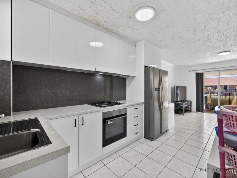 19/303 Harborne Street, Glendalough WA 6016