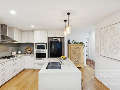 117 Lynn Street, Trigg WA 6029