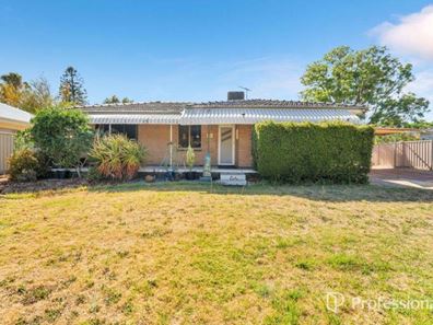 4 Brackley Road, Armadale WA 6112