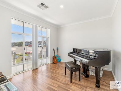 16 Positano Loop, Dayton WA 6055