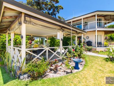 2 Maloney Close, Ocean Beach WA 6333