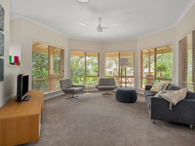 28 Lewis Street, Lamington WA 6430