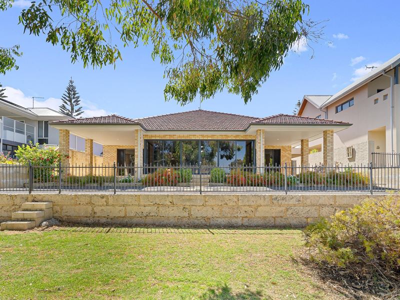 18 Governor Drive, Falcon