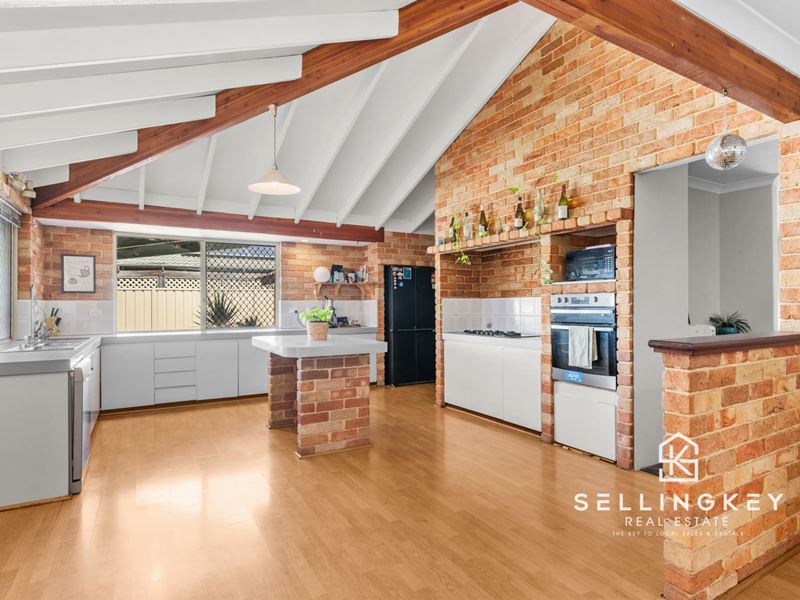 13 PEAK View, Canning Vale