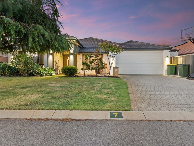 7 Paspalum Street, Piara Waters WA 6112