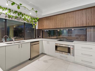 7 Paspalum Street, Piara Waters WA 6112