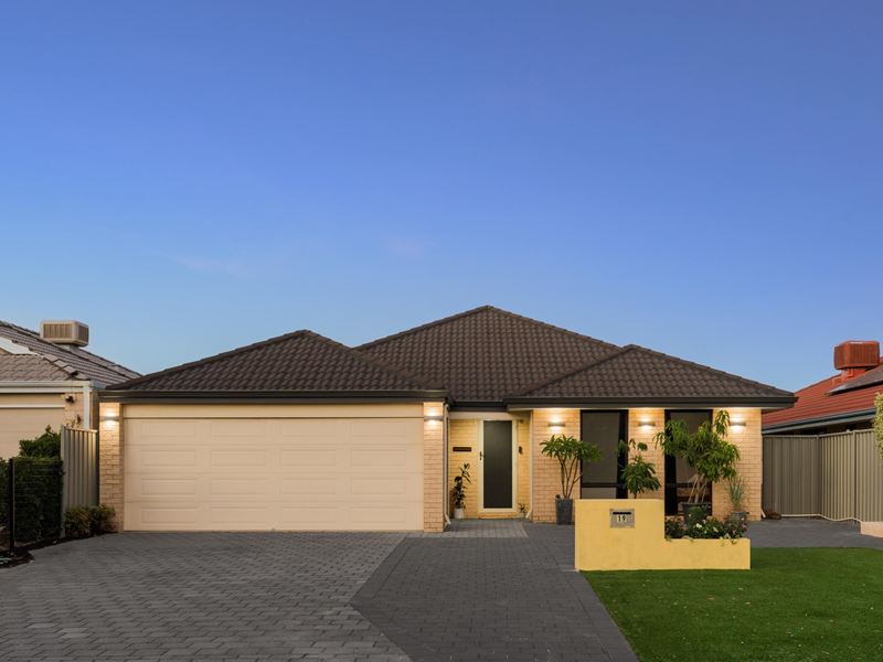 19 Retchford Way, Queens Park WA 6107