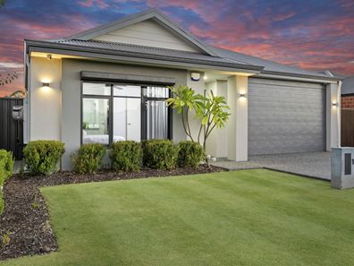 19 Robson Avenue, Hilbert WA 6112