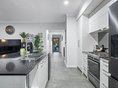 19 Robson Avenue, Hilbert WA 6112