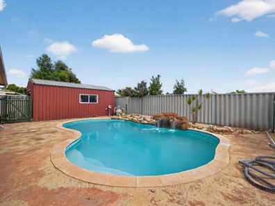 70 The Avenue, Warnbro WA 6169