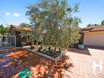 3 Clover Square, Girrawheen WA 6064