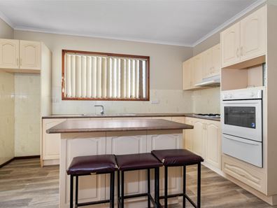 74 North Terrace, Boulder WA 6432