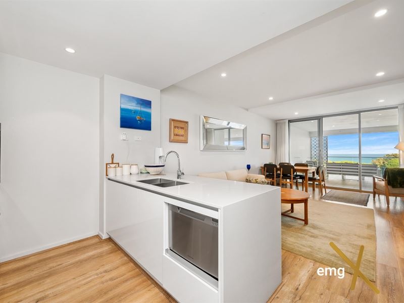 17/13 O'Connor Close, North Coogee