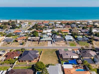 17 Collier Street, Silver Sands WA 6210