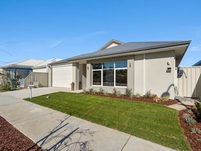 11 Sandcastle Street, Yanchep WA 6035