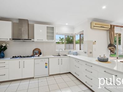 2/28 Edgecumbe Street, Como WA 6152