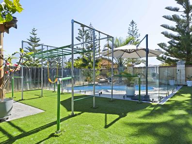 2 Fairford Way, Quinns Rocks WA 6030