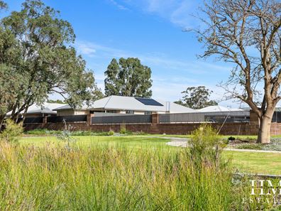 5 Stables Place, South Guildford WA 6055