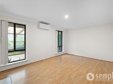 8 Mollerin Place, South Lake WA 6164