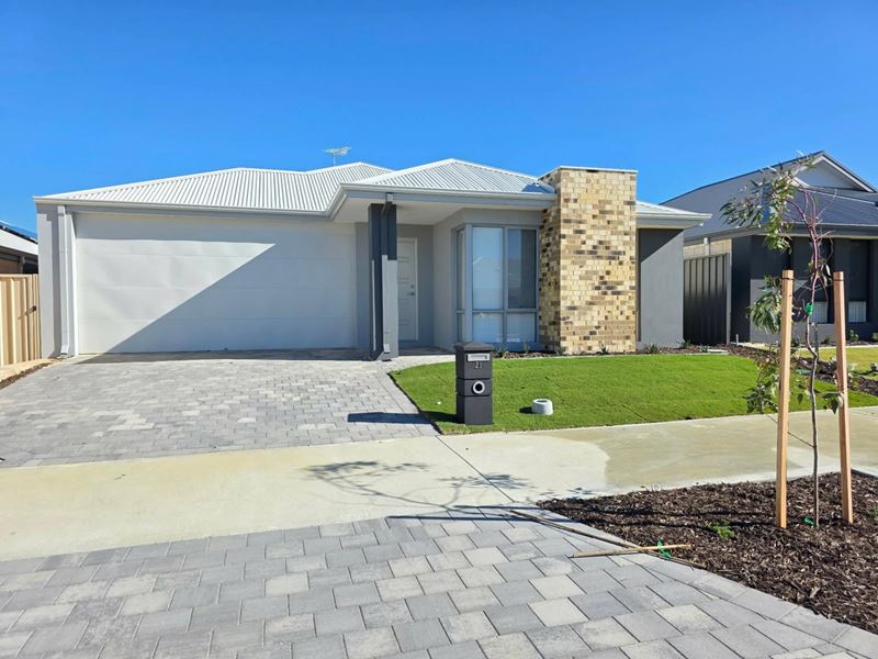 23 Carbine Way, Lakelands WA 6180