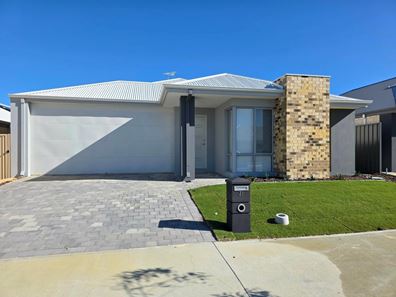 23 Carbine Way, Lakelands WA 6180