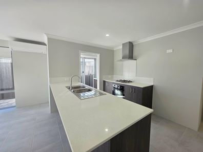 23 Carbine Way, Lakelands WA 6180
