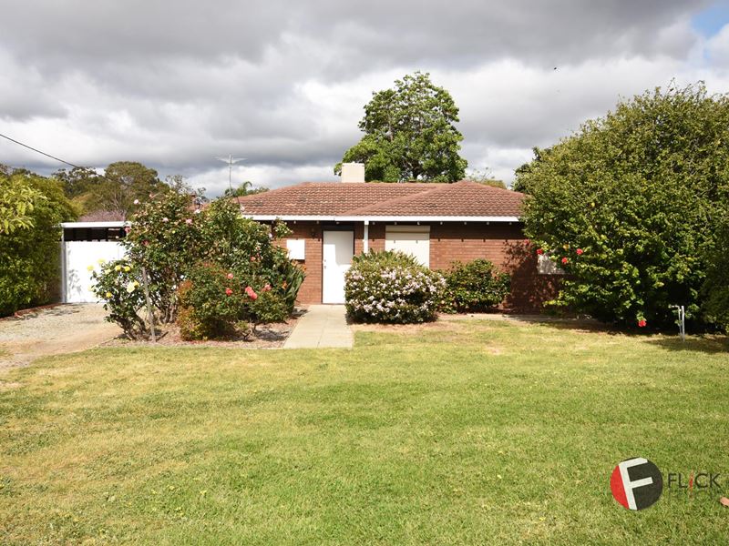 14 Spring Road, Thornlie WA 6108