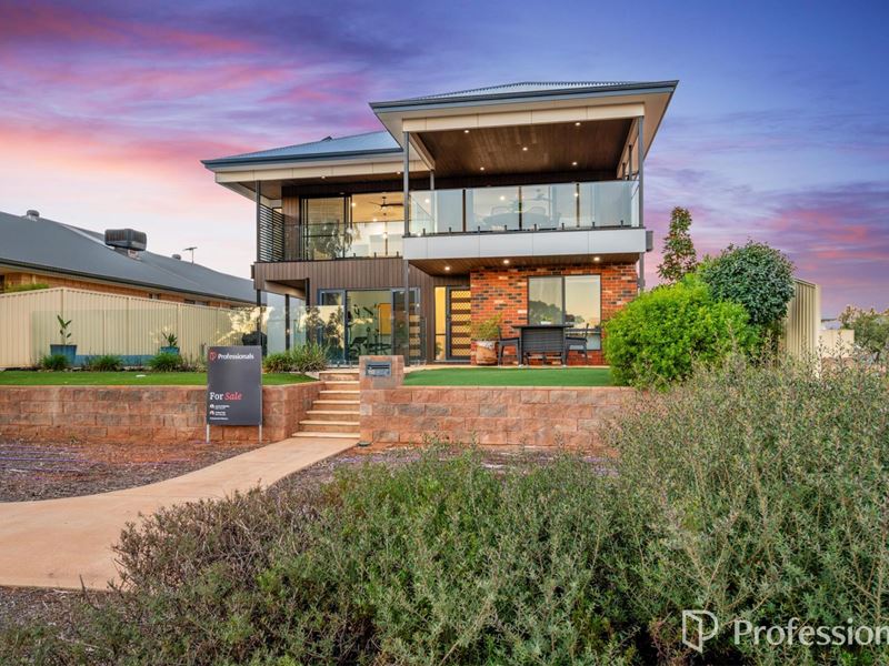 112 Aslett Drive, Karlkurla