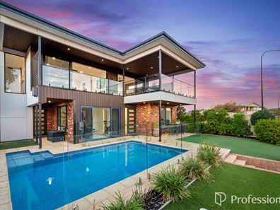 112 Aslett Drive, Karlkurla WA 6430