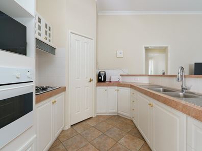 17A Grand Promenade, Bayswater WA 6053