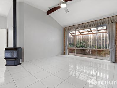 14 Berrigan Row, Halls Head WA 6210