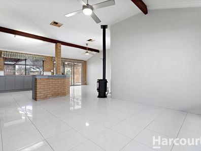 14 Berrigan Row, Halls Head WA 6210
