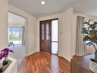 16 Marianne Way, Alexander Heights WA 6064