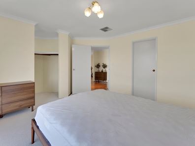 16 Marianne Way, Alexander Heights WA 6064