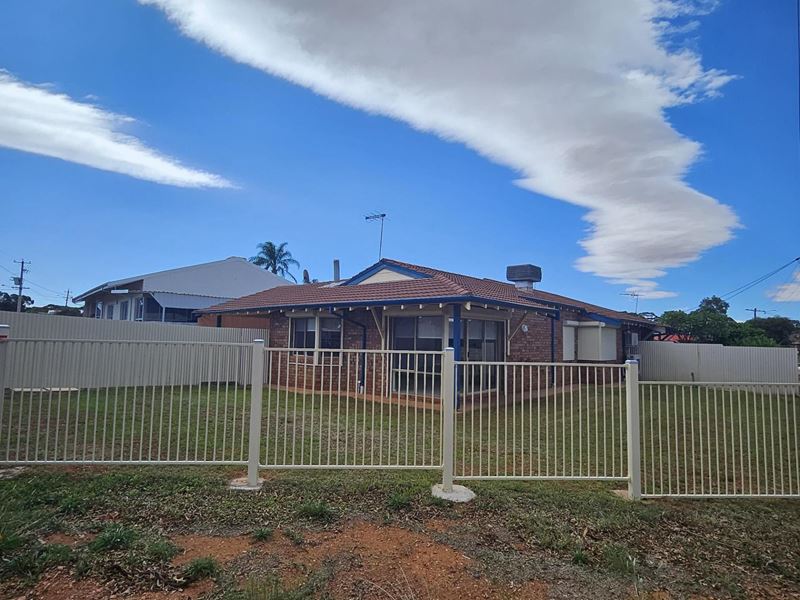 2A Kirwan Court, Hannans WA 6430