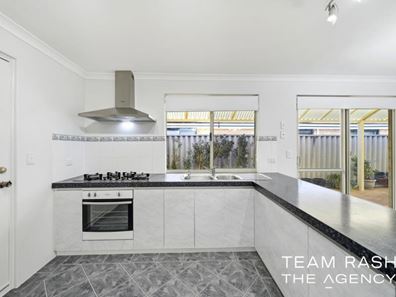 10 Albatross Loop, Bennett Springs WA 6063