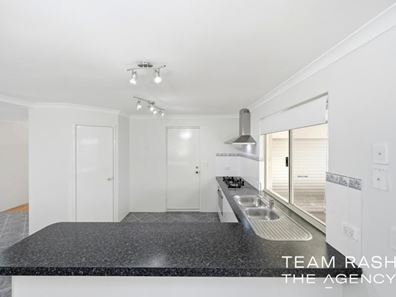 10 Albatross Loop, Bennett Springs WA 6063