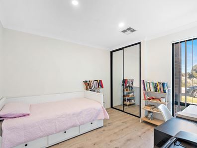48 Becker Loop, Mandogalup WA 6167