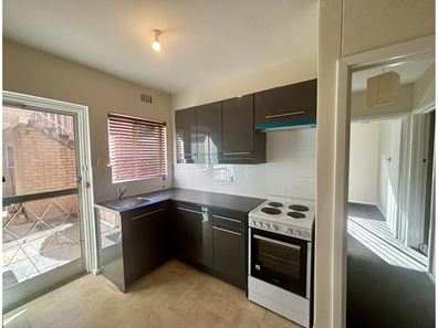 4/32 Bussell Road, Wembley Downs WA 6019