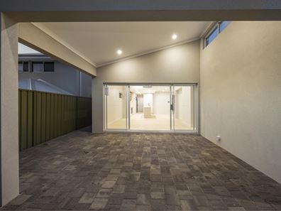 8B Roe Court, Padbury WA 6025