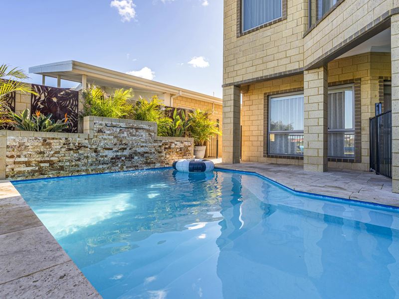 64 Oasis Drive, Secret Harbour WA 6173